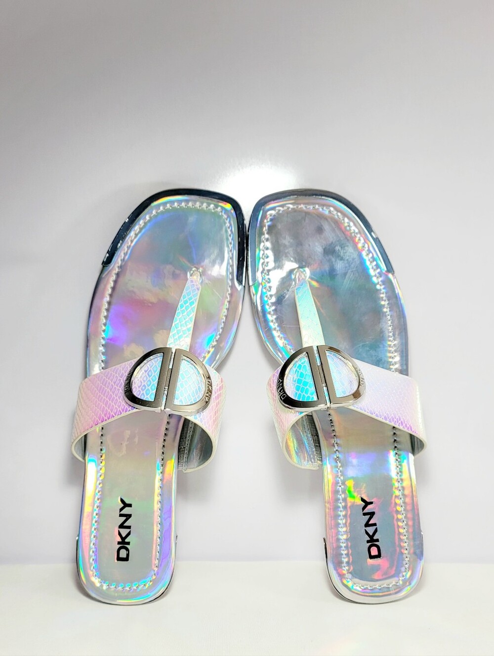 DKNY Women's Size 9M Halcott Iridescent Flat sandal.